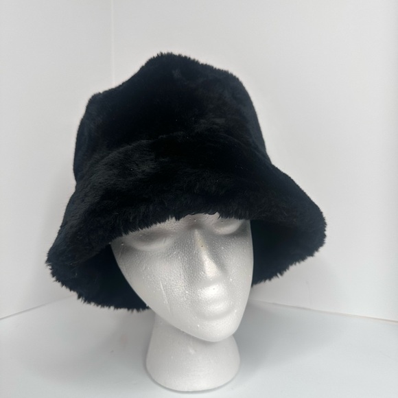 Black Faux Fur‎ Bucket Hat brim down one look brim up another look - Picture 1 of 10